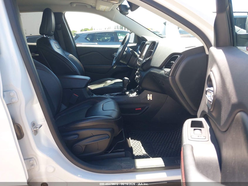 2019 JEEP CHEROKEE auction photo 5