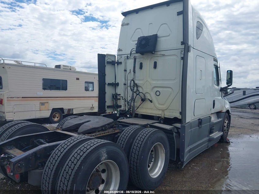 2022 FREIGHTLINER NEW CASCADIA 126 auction photo 4