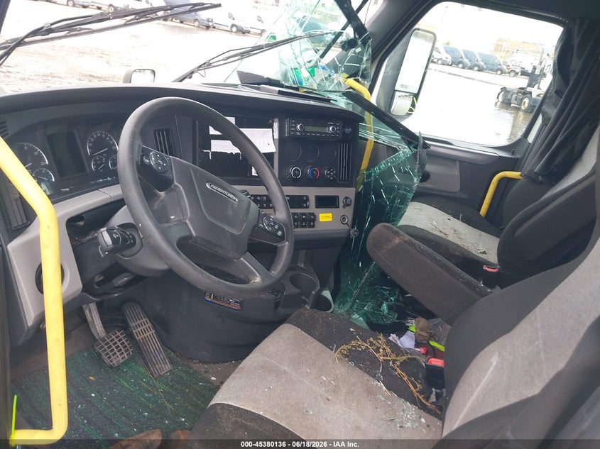 2022 FREIGHTLINER NEW CASCADIA 126 auction photo 5