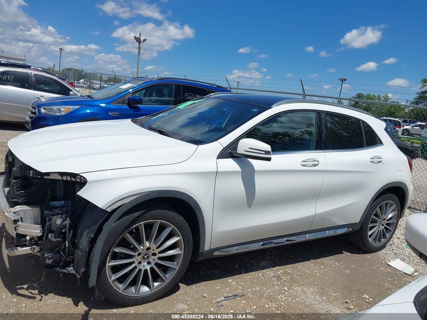 2018 MERCEDES-BENZ GLA 250 4MATIC — Photo 14