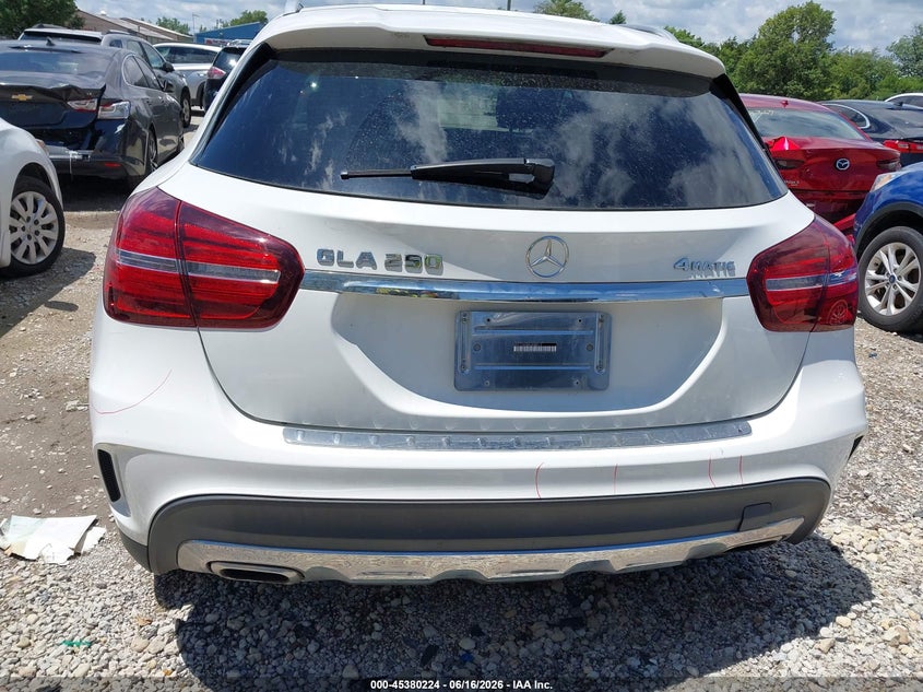 2018 MERCEDES-BENZ GLA 250 4MATIC — Photo 16