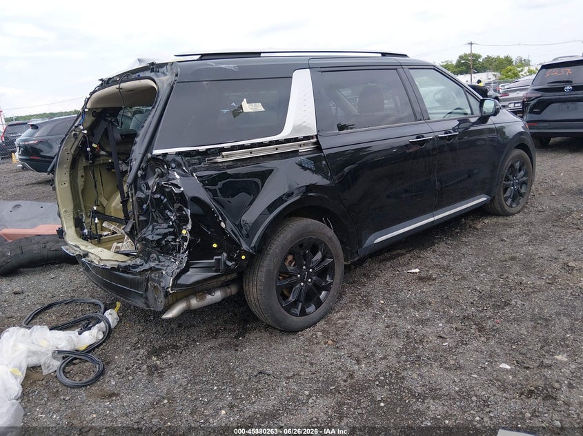 2024 KIA CARNIVAL MPV auction photo 4