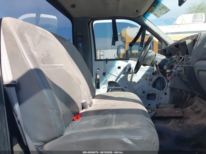 2008 FORD F-750 auction photo 7