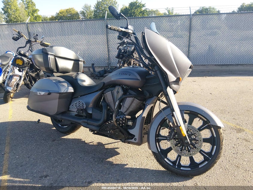 2016 Victory Motorcycles Magnum X-1 VIN: 5VPUW36N1G3052932 Lot: 45380716