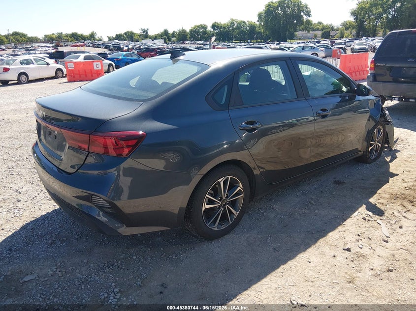 2024 KIA FORTE auction photo 4