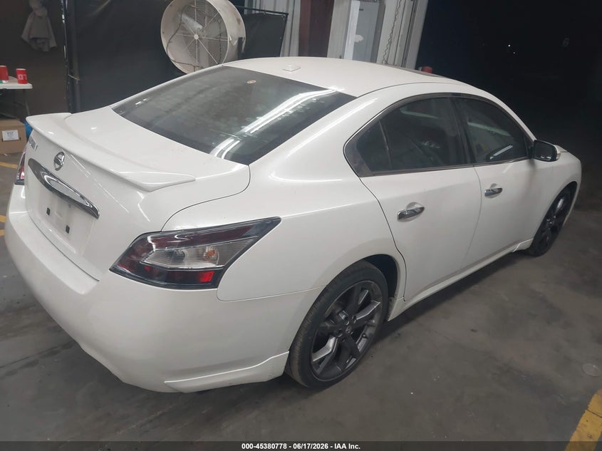 AtlanticExpress - Nissan Maxima