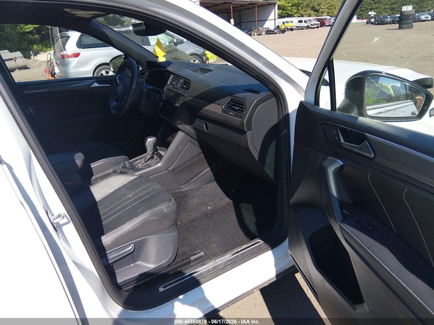 2023 VOLKSWAGEN TIGUAN auction photo 5