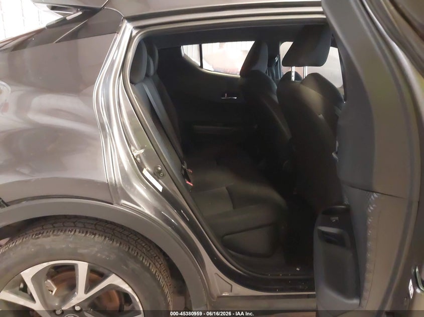 2019 TOYOTA C-HR auction photo 8