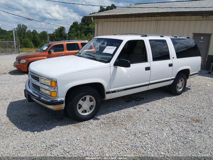 1999 CHEVROLET SUBURBAN auction photo 2