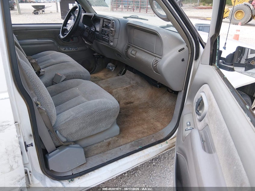 1999 CHEVROLET SUBURBAN auction photo 5