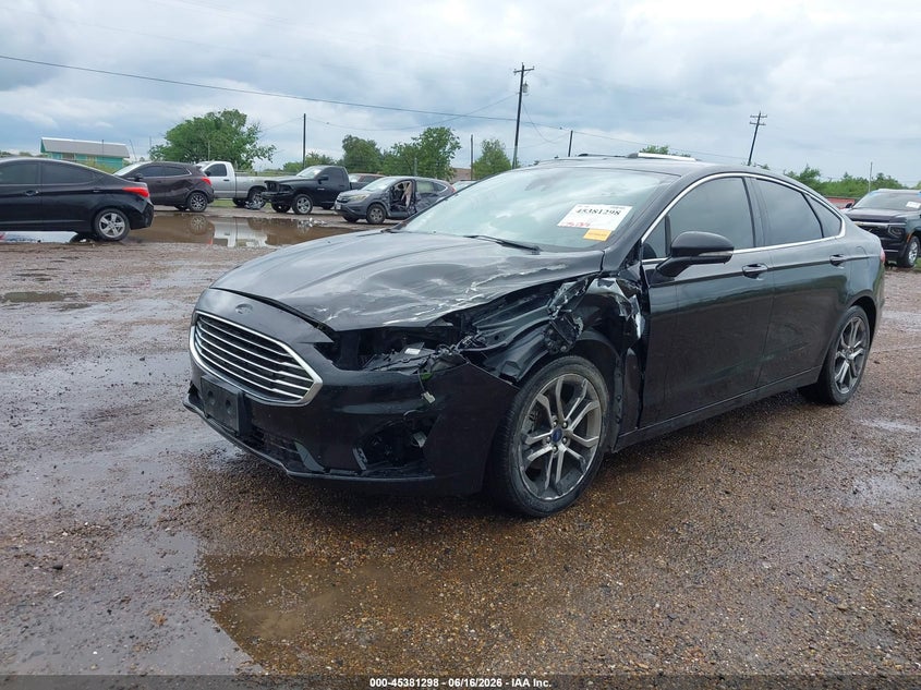 2019 FORD FUSION auction photo 2