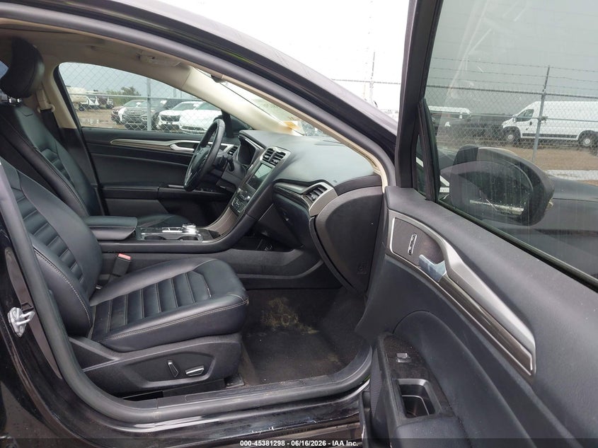 2019 FORD FUSION auction photo 5