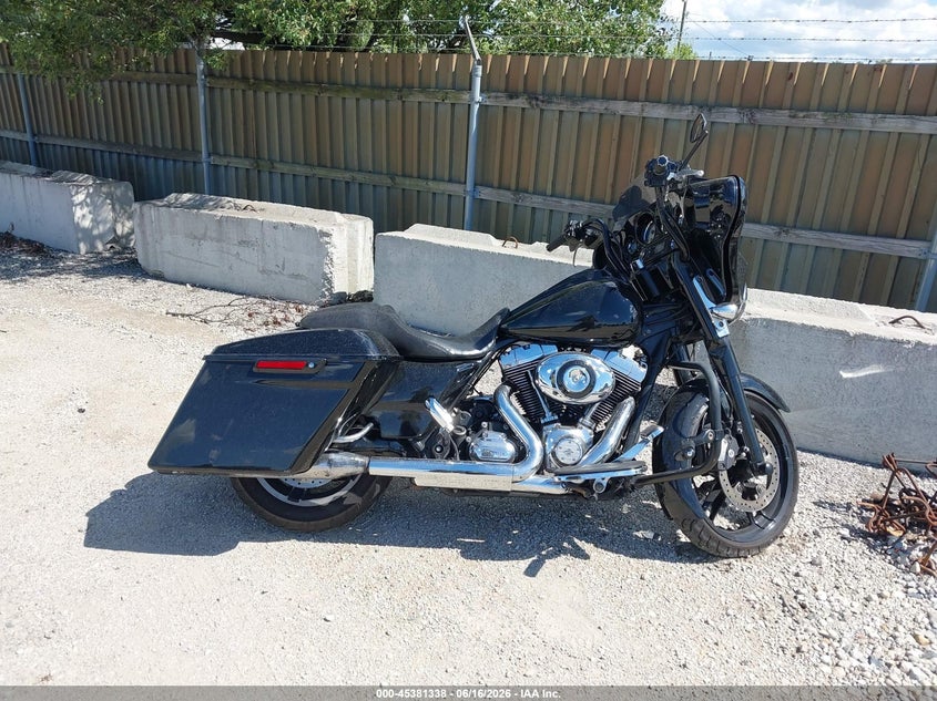 2013 Harley-Davidson Flhx Street Glide VIN: 1HD1KBM13DB638555 Lot: 45381338