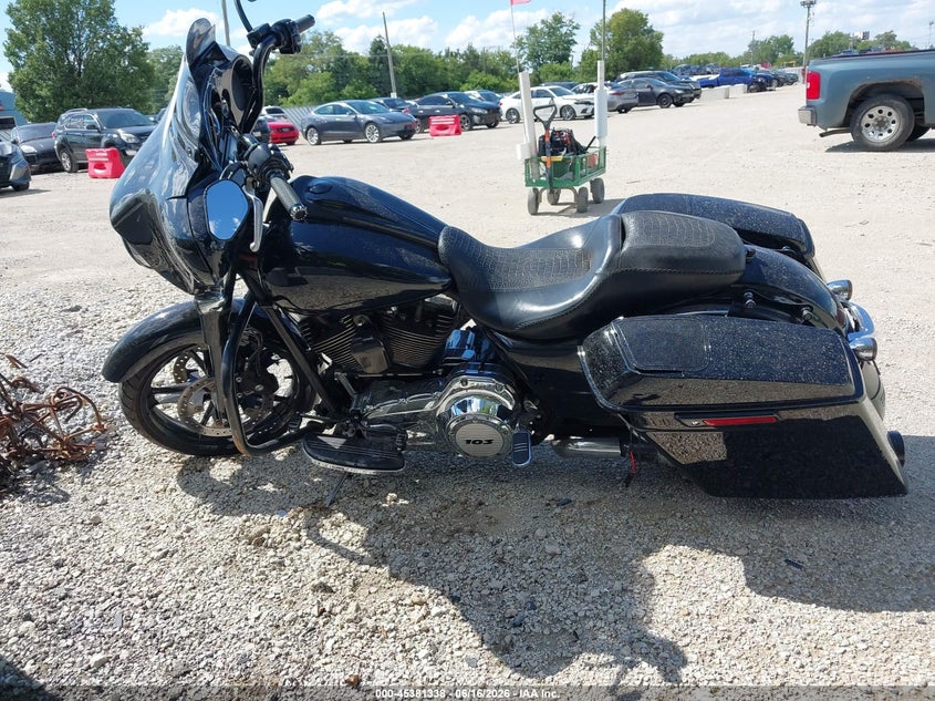 2013 Harley-Davidson Flhx Street Glide VIN: 1HD1KBM13DB638555 Lot: 45381338