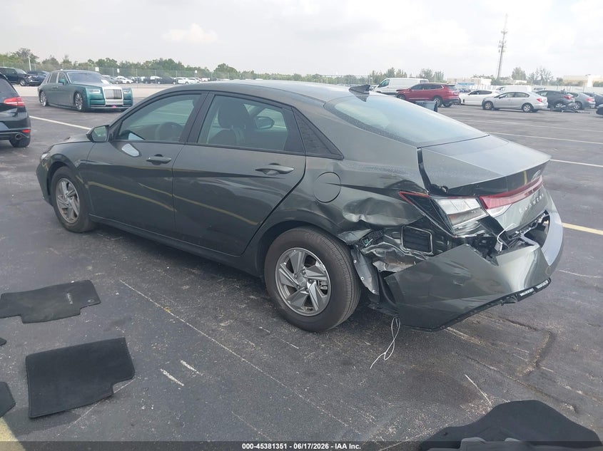2026 HYUNDAI ELANTRA auction photo 3