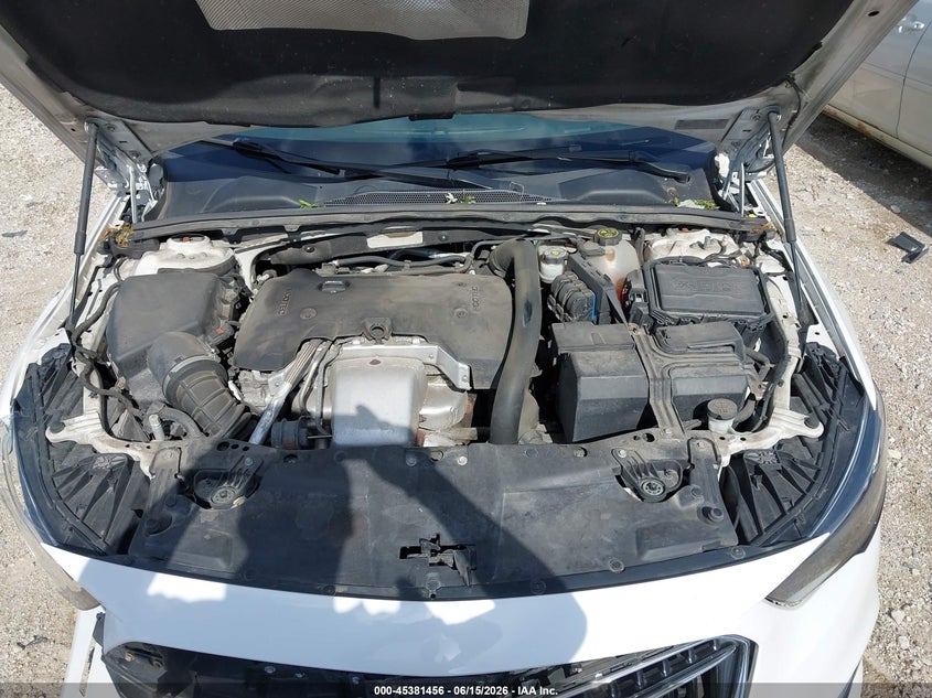 2018 Buick Regal Sportback Essence VIN: W04GP6SX5J1065780 Lot: 45381456