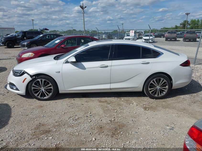 2018 Buick Regal Sportback Essence VIN: W04GP6SX5J1065780 Lot: 45381456