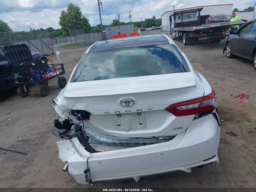 TOYOTA CAMRY - zdjęcie 16