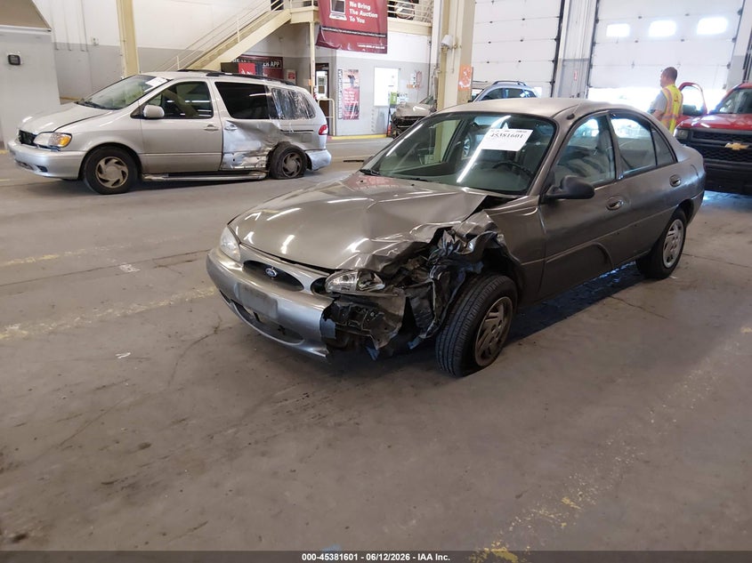 2001 FORD ESCORT auction photo 2