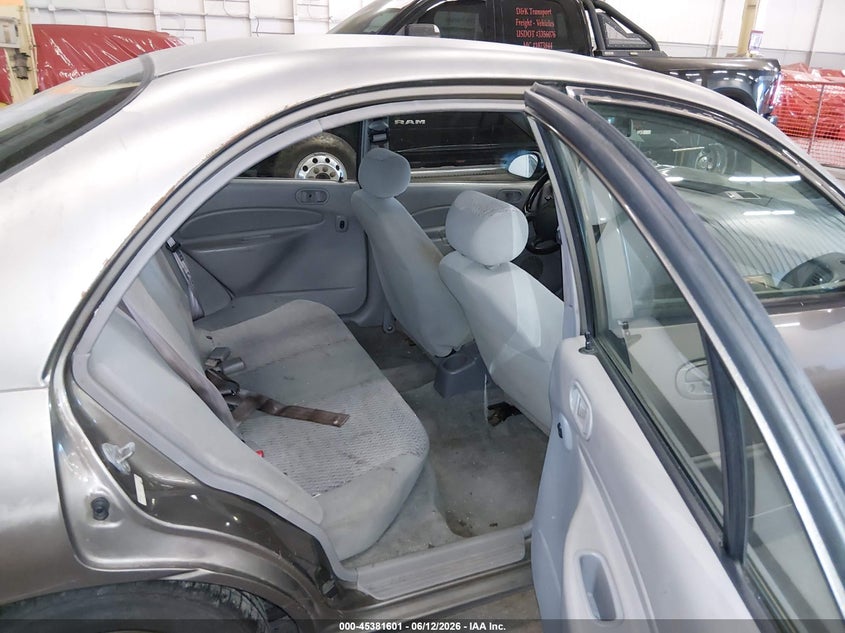 2001 FORD ESCORT auction photo 8