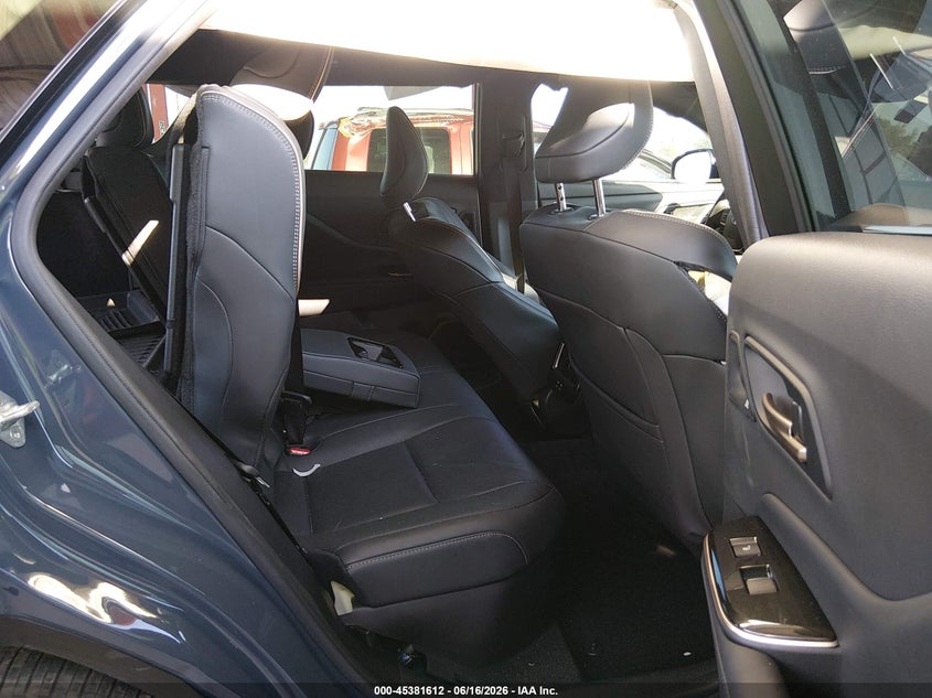 2025 TOYOTA CROWN SIGNIA auction photo 8