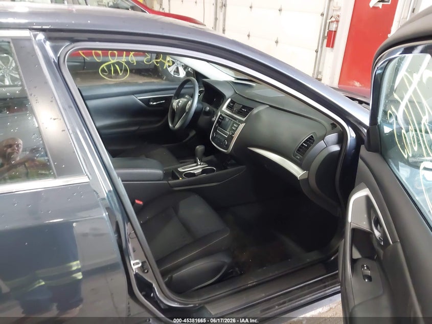 2017 NISSAN ALTIMA auction photo 5