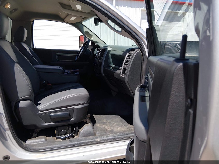 2018 RAM 3500 CHASSIS auction photo 5