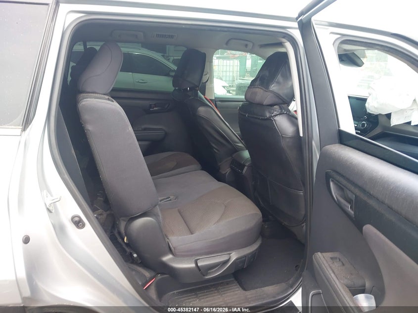 2021 TOYOTA HIGHLANDER auction photo 8