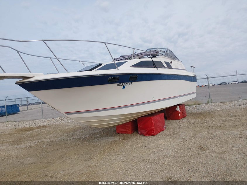 1985 BAYLINER 27' auction photo 2