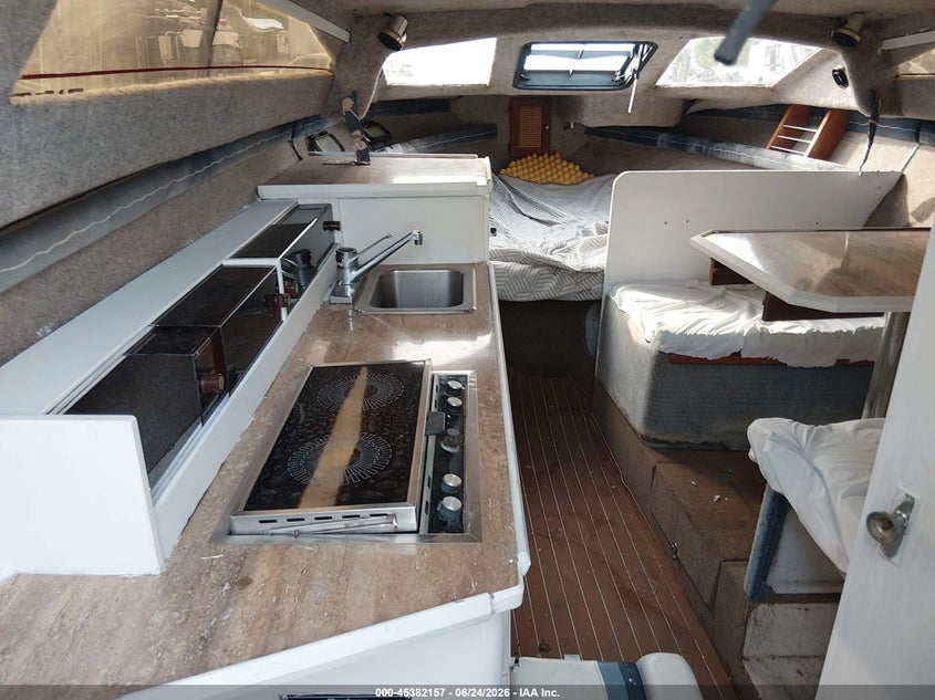 1985 BAYLINER 27' auction photo 8