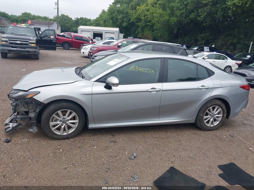 TOYOTA CAMRY - zdjęcie 14