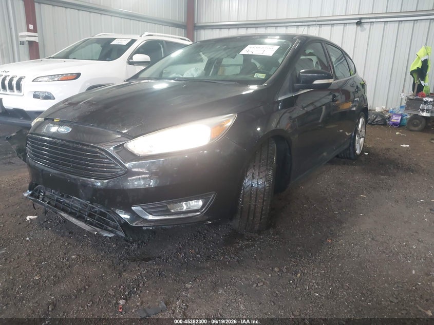 2015 Ford Focus, Right Side, IAAI, VIN 1FADP3N29FL304904 — photo 2