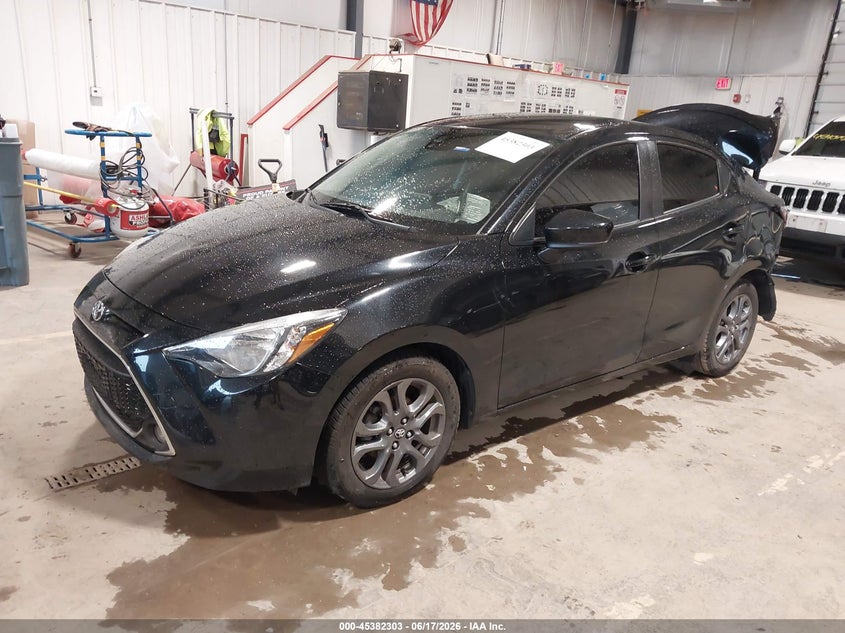 2019 TOYOTA YARIS auction photo 2