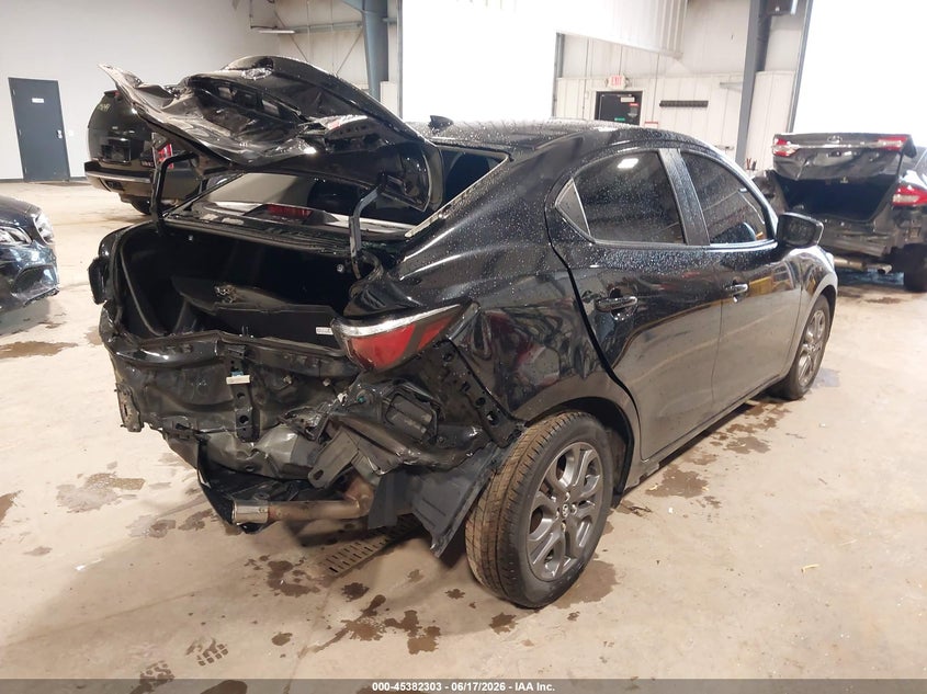 2019 TOYOTA YARIS auction photo 4