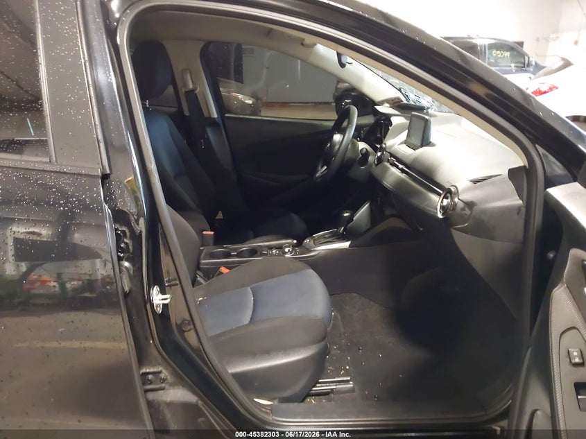 2019 TOYOTA YARIS auction photo 5