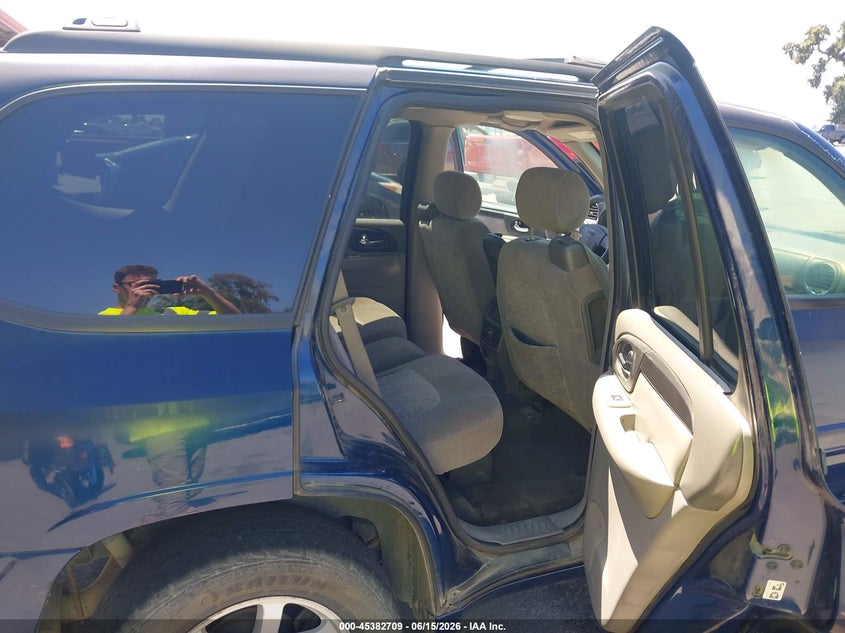 2003 GMC ENVOY auction photo 8