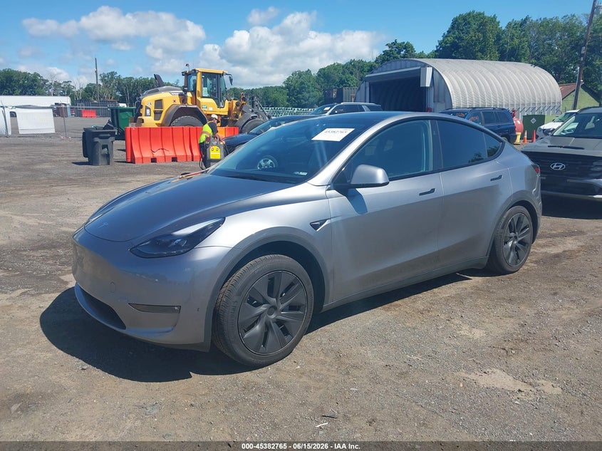 2025 TESLA MODEL Y auction photo 2