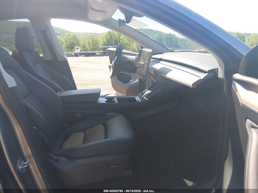 2025 TESLA MODEL Y auction photo 5