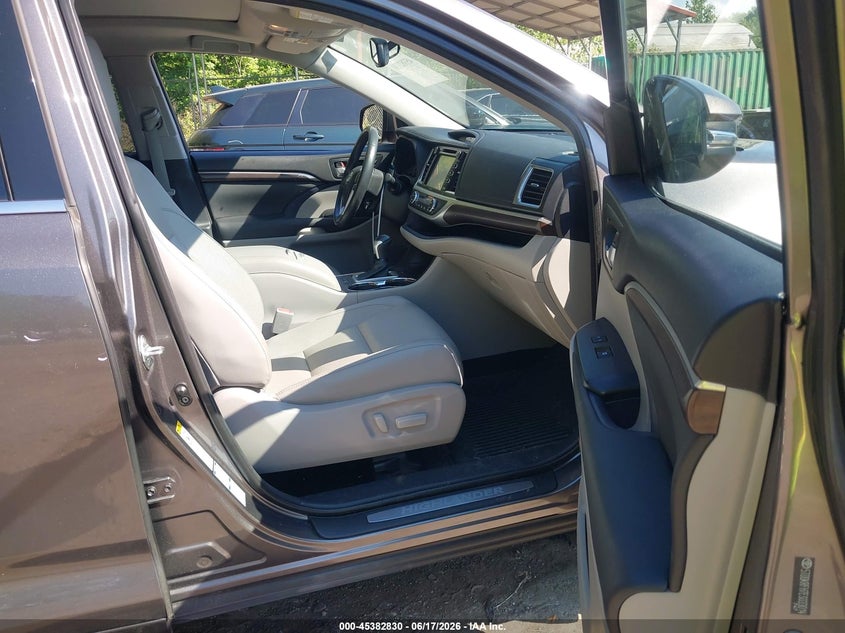 2014 TOYOTA HIGHLANDER auction photo 5