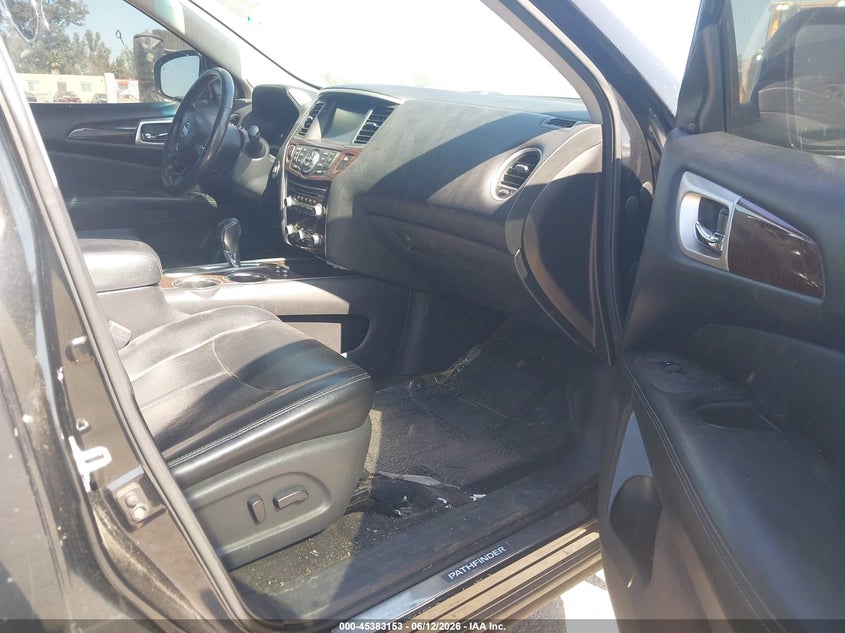 Photo 5 - NISSAN PATHFINDER