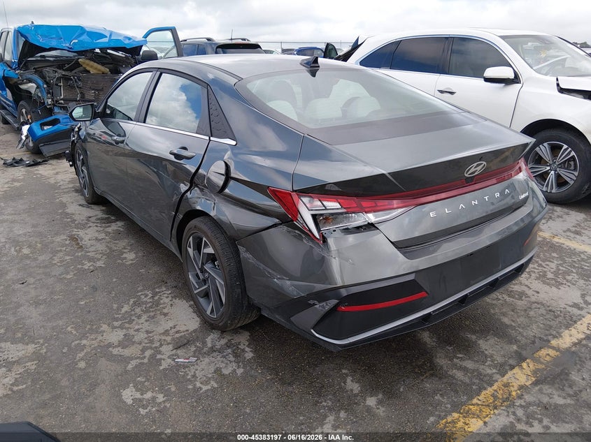2026 HYUNDAI ELANTRA auction photo 3