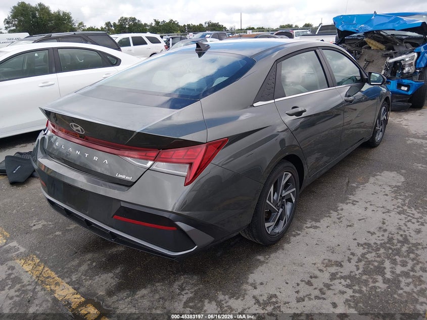 2026 HYUNDAI ELANTRA auction photo 4