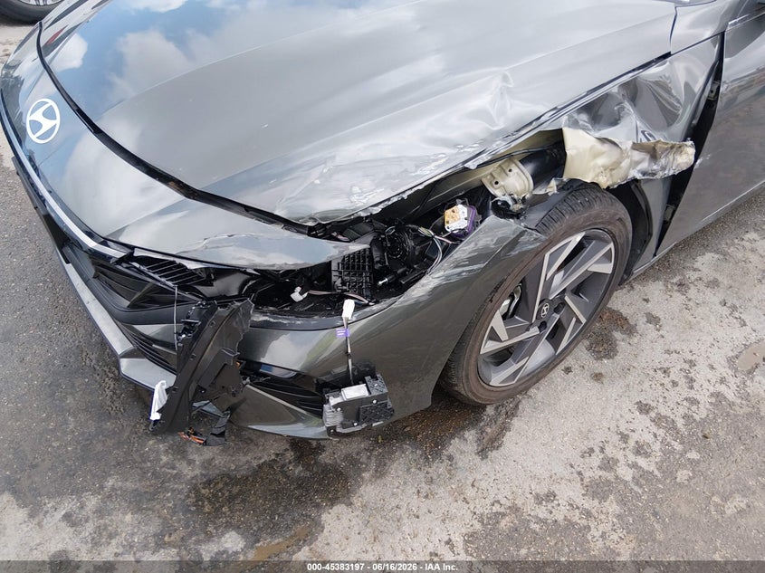 2026 HYUNDAI ELANTRA auction photo 6