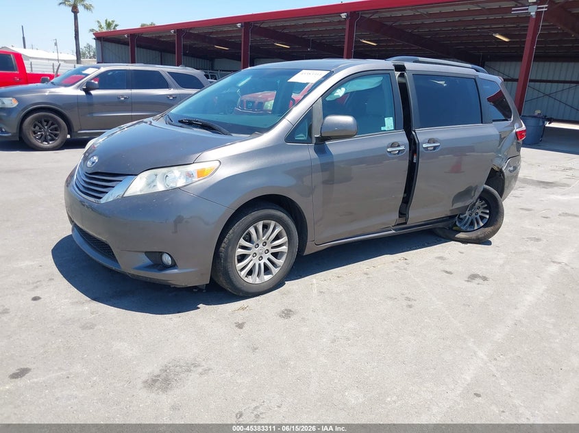 2017 Toyota Sienna Xle 8 Passenger 5TDYZ3DC0HS838293 photo 1