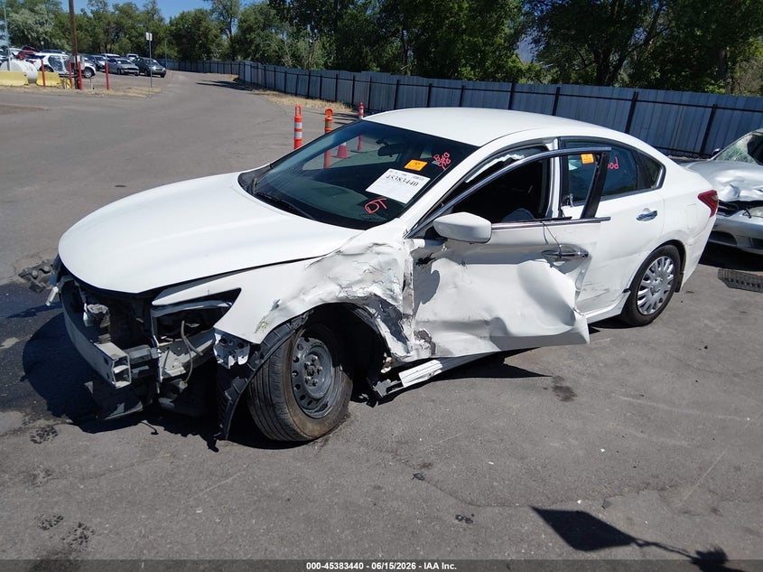 2018 NISSAN ALTIMA auction photo 2
