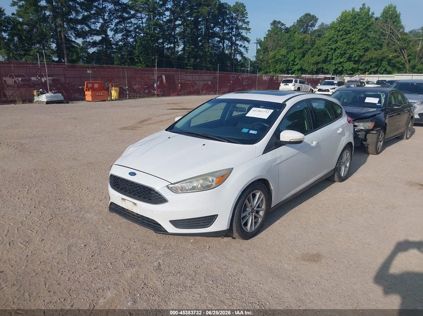 2016 Ford Focus Se 1FADP3K28GL213970 photo 1