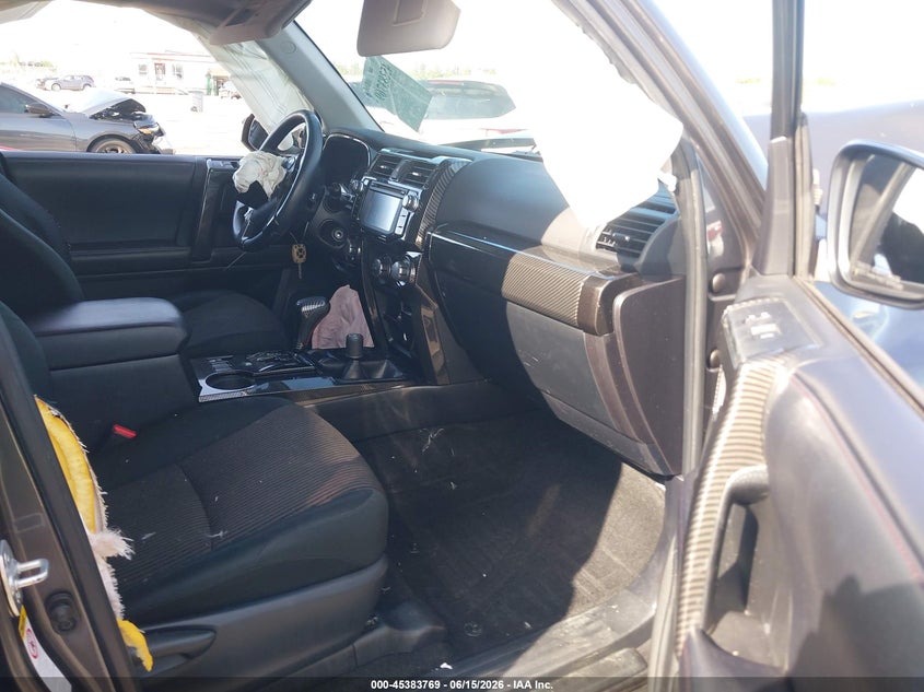 2019 TOYOTA 4RUNNER auction photo 5