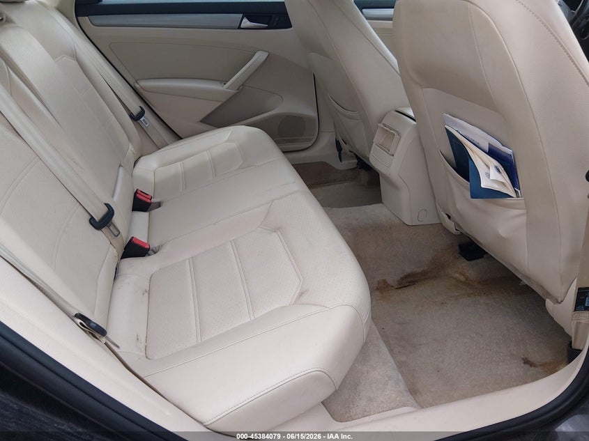 2015 Volkswagen Passat 1.8T Limited Edition VIN: 1VWAT7A35FC122676 Lot: 45384079