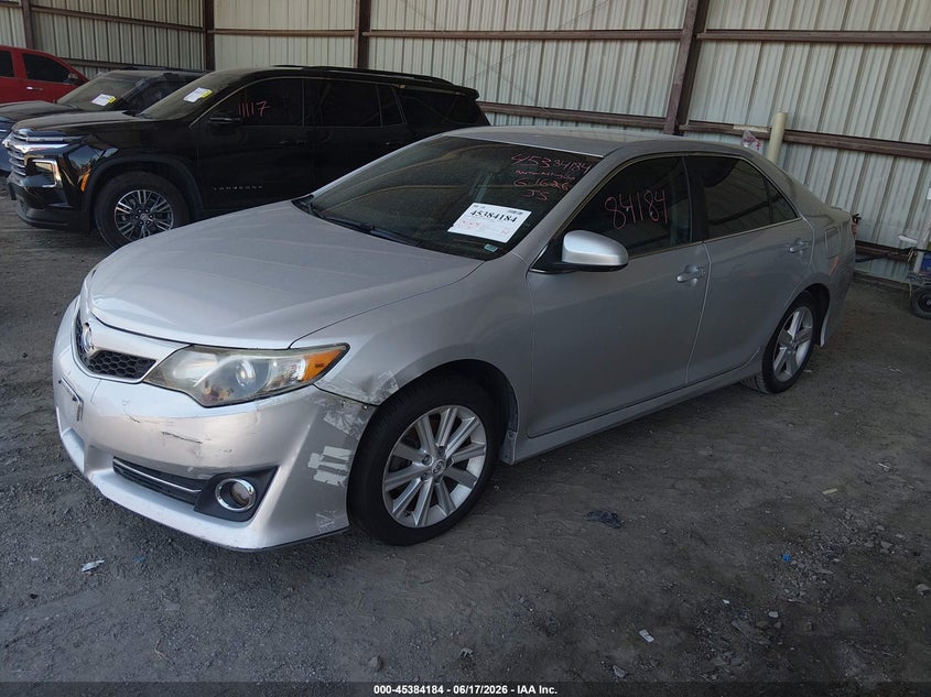 2014 TOYOTA CAMRY auction photo 2