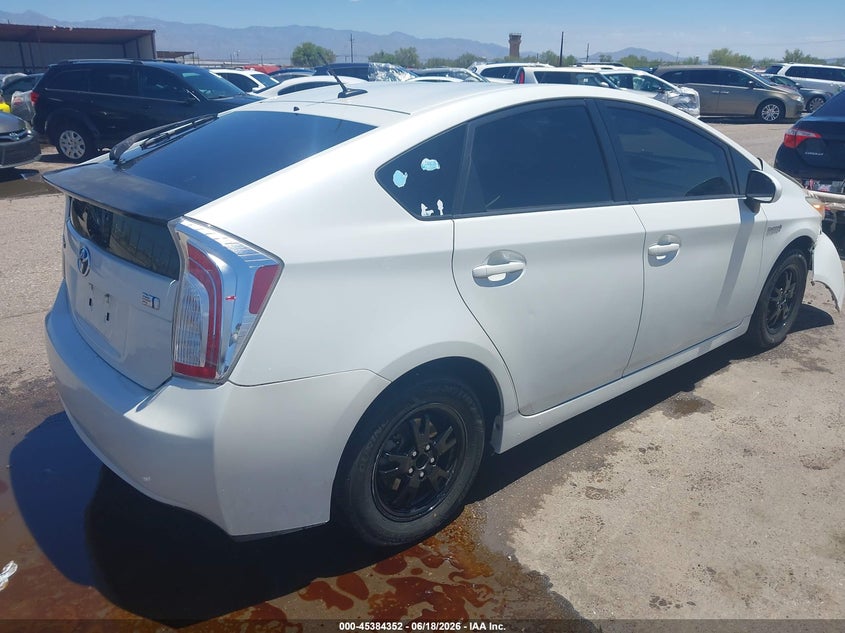 2015 TOYOTA PRIUS auction photo 4